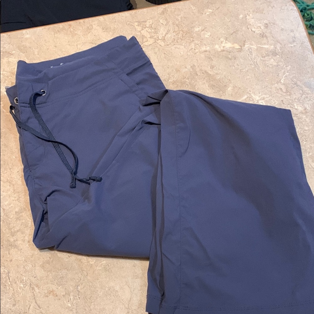 Columbia Women 16W Navy rain pants EUC